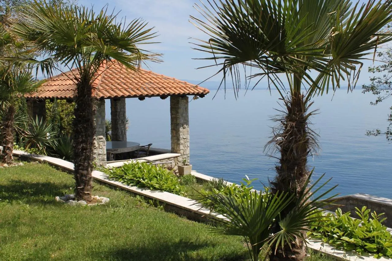 Apartments By The Sea Medveja, Opatija - 7722 Lovran