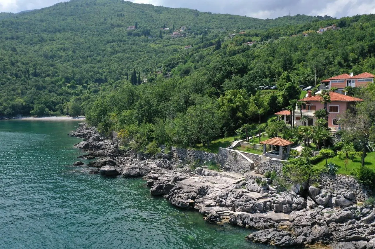 Apartments By The Sea Medveja, Opatija - 7722 Lovran